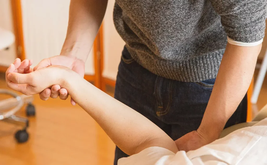 Les meilleurs massages habillés : La détente à portée de main !