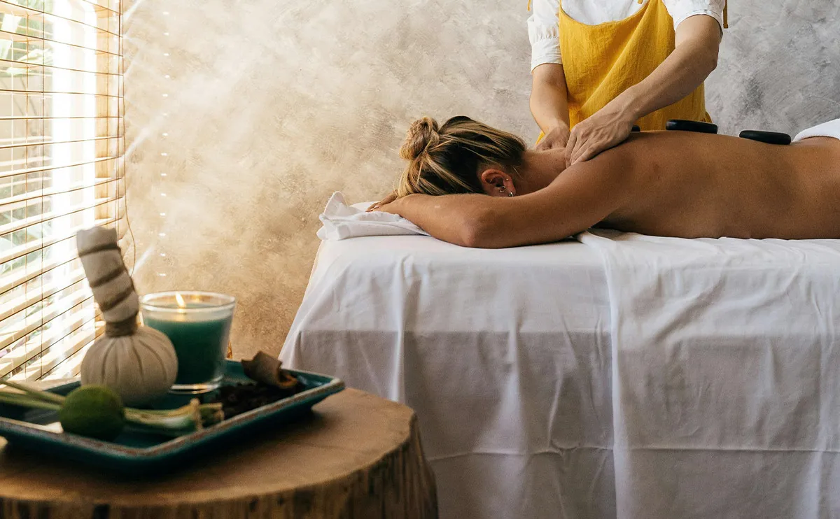 Comment Adopter une Approche Holistique dans Votre Institut de Massage
